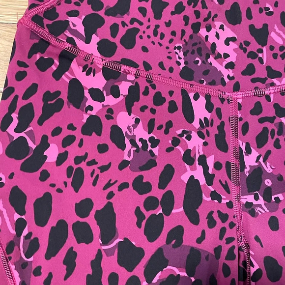 Lululemon Pink Leopard Print Legging Women’s 6 - Picture 2 of 9
